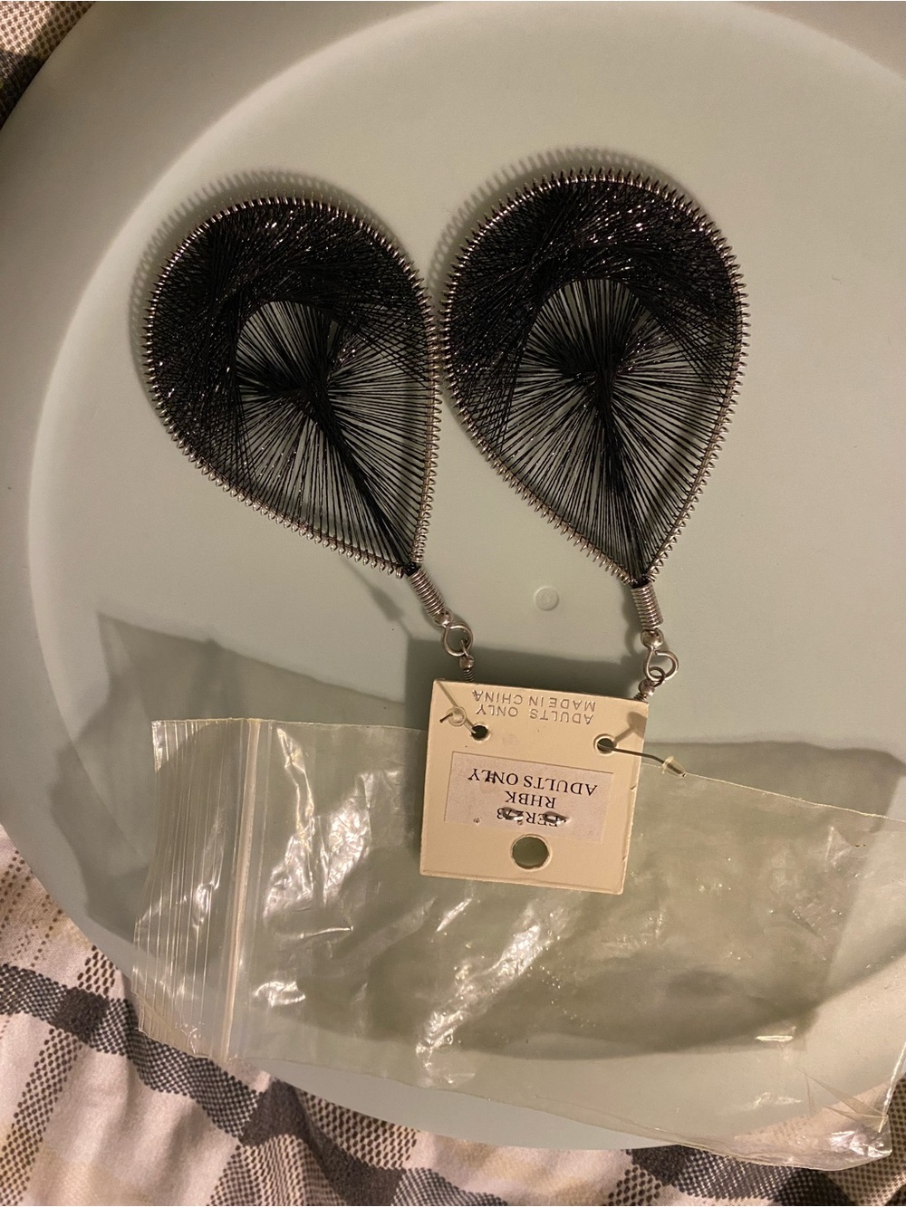 DaVinci Black Teardrop String Art Earrings